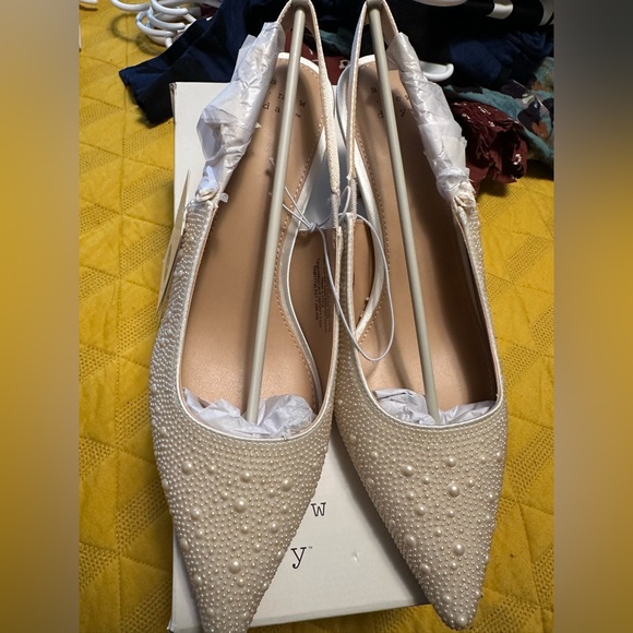 NWT - Milan Pearl Slingback Heels - ivory - Picture 5 of 7